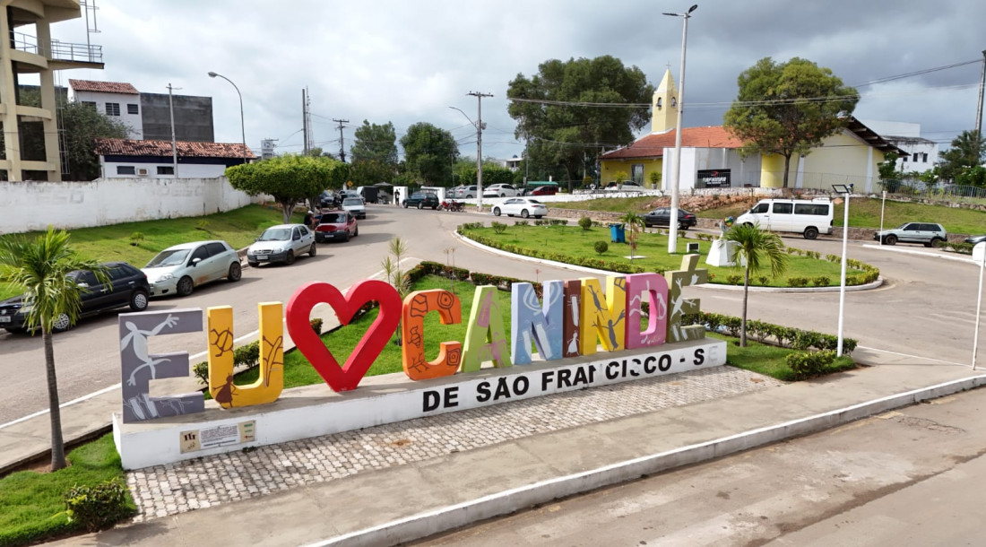 CANINDÉ DO SÃO FRANCISCO O POBRE MUNICÍPIO  QUE É RICO