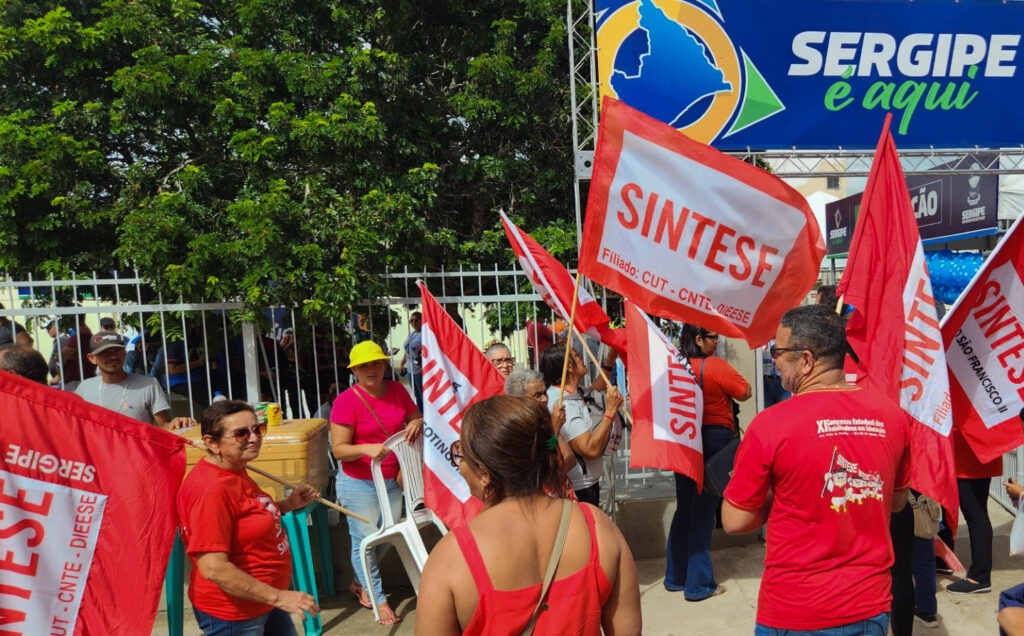 "PREGUIÇOSOS" EM GREVE E O "TRABALHADOR" EM CAMPANHA